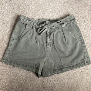 Military Green American Eagle High Rise Mom Short Size 14